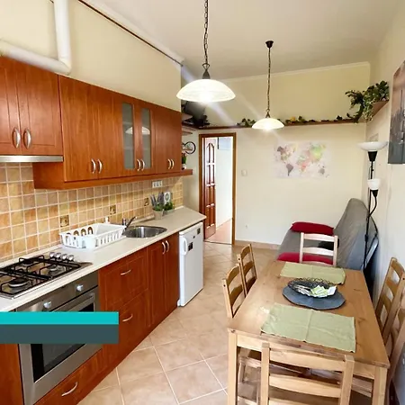 Little Americas New York * Budapest