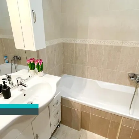 Little Americas New York Budapest