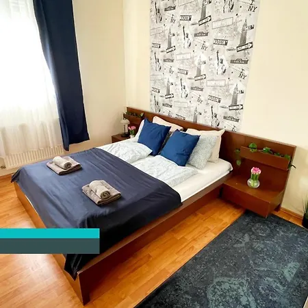 Little Americas New York * Budapest