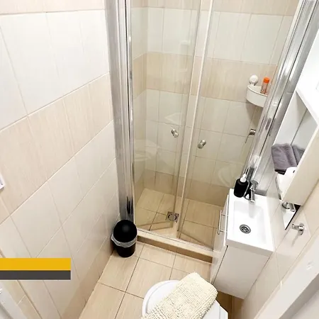 Little Americas New York Budapest