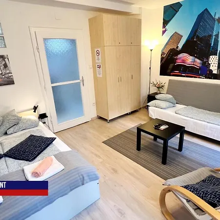 Little Americas New York * Budapest