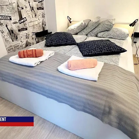 Little Americas New York Budapest