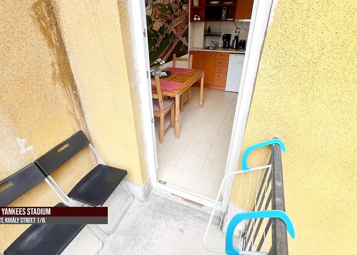 Little Americas New York * Budapest