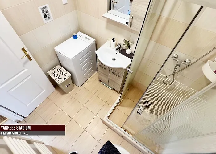 Little Americas New York Budapest