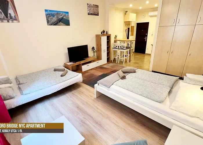 Little Americas New York Budapest