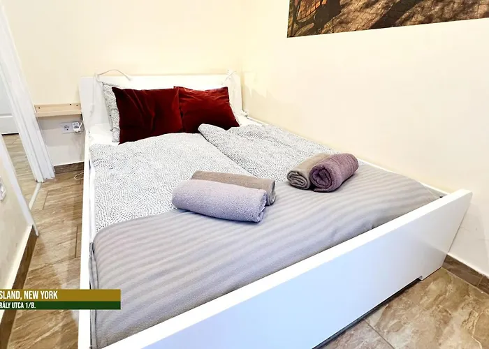 Little Americas New York Budapest